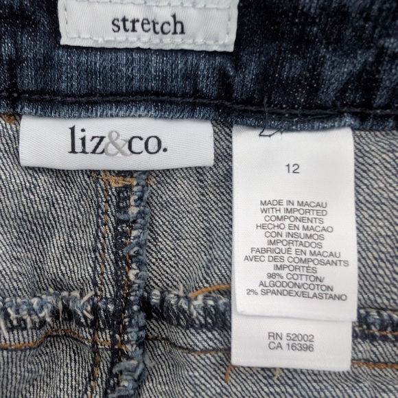 Liz & Co. Dark Blue Jean Shorts - Picture 5 of 7